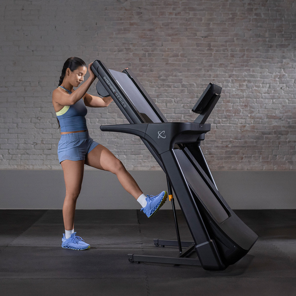 INSPIRE SERIES T5 TREADMILL